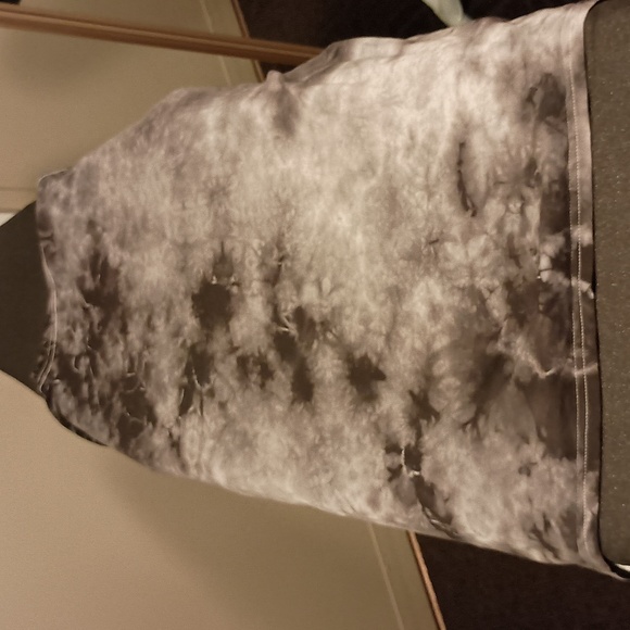 Suicide Squad Large like new t-shirt. This gray , white, and hints of black nice - Picture 5 of 5